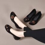 Women's Low Heel Chunky Heel Rubber Sole Mother's Shoes, Style Shoes-RV2542 - Image 2