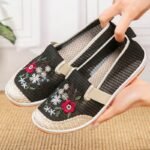 Women’s Old Beijing cloth mesh embroidered slip-on shoes. Canvas-STDS89