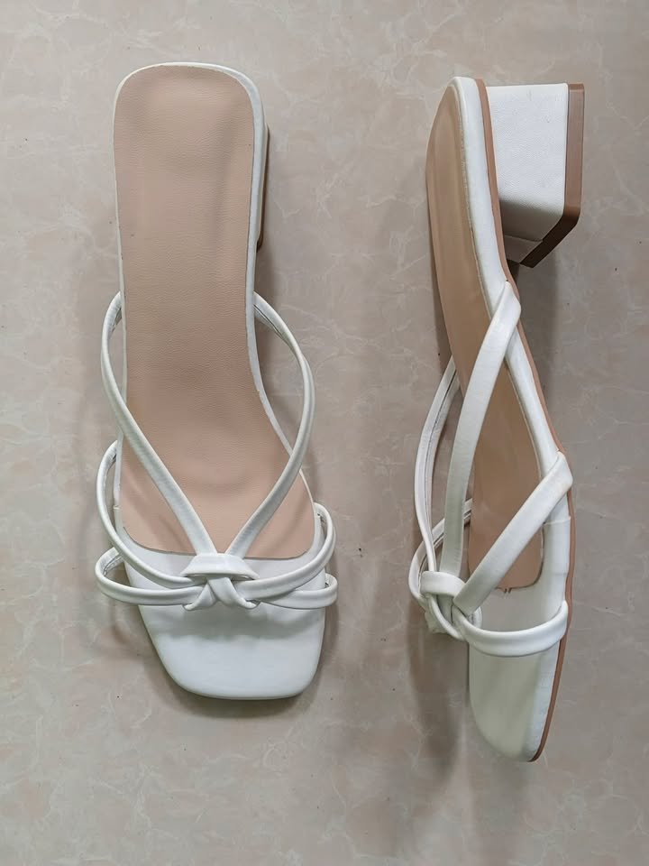 696347861_2534366023689277_190652337271376692_n French-style open-toe strappy sandals for women, Box Heel – STNC38 - Image 1